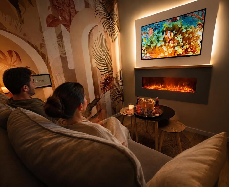 TV and multimedia, Living room, Seating area, fireplace