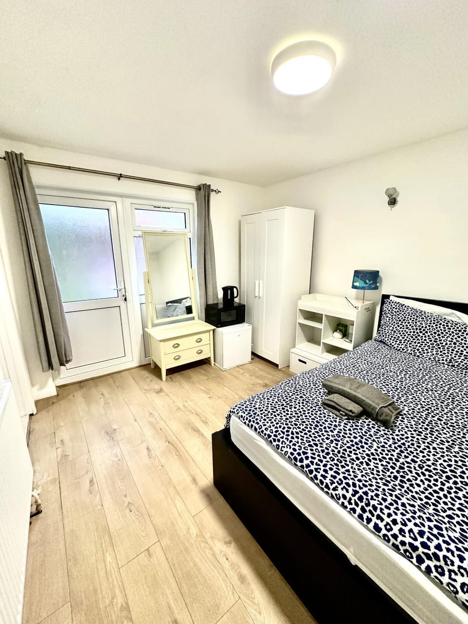 Bedroom, room service