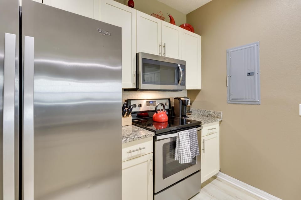 Kitchen or kitchenette, kitchen