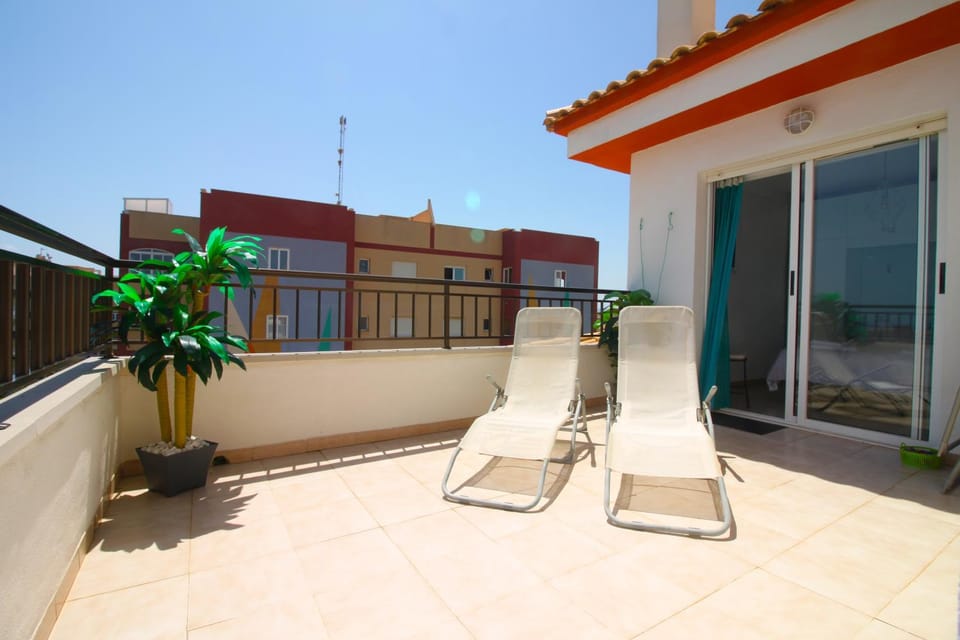 View (from property/room), Balcony/Terrace, sunbed