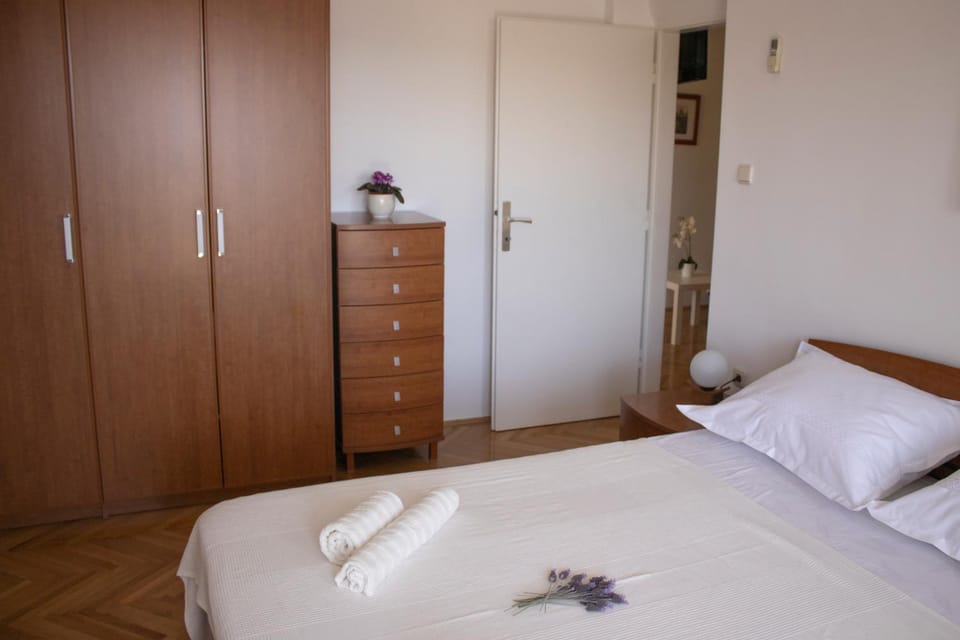 Apartment Nikola Škarica 1 Apartment in Split-Dalmatia County