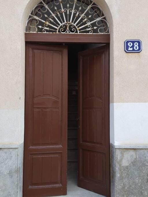 Facade/entrance, acessibility
