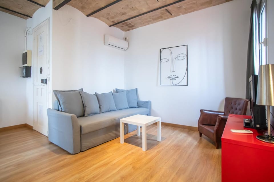 51NO1058 - Bright 1bed flat in Poble Sec Apartment in Barcelona