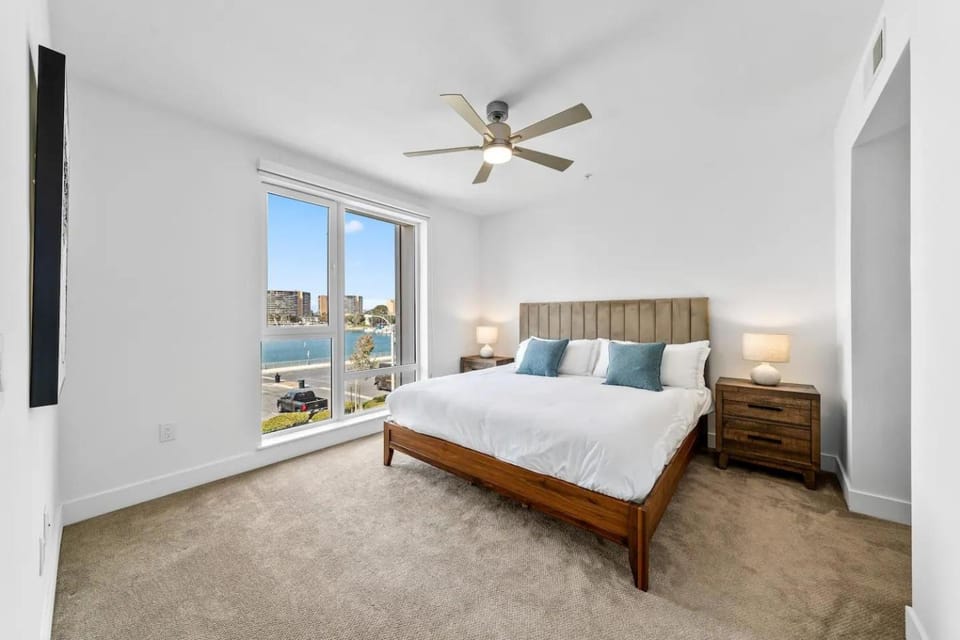 Bed, Photo of the whole room, Bedroom, fireplace