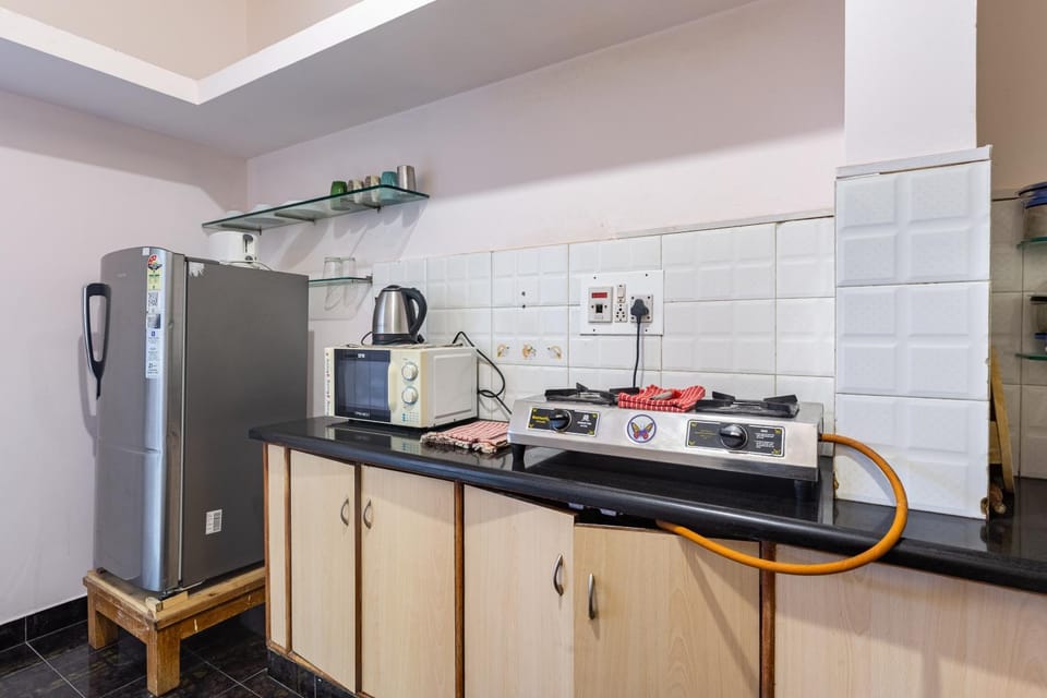 Moonchine yellow furnished 2bhk flat in Cooke town Apartment in Bengaluru