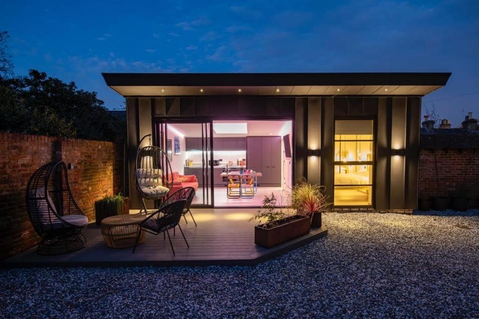 Modern design, parking, central of Christchurch House in Christchurch