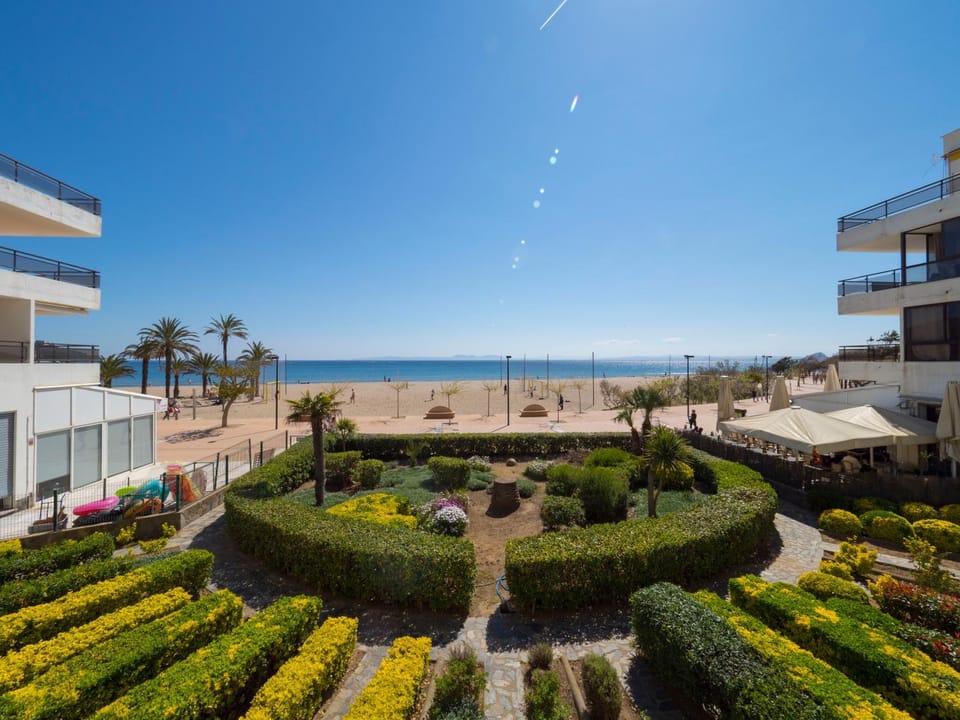 Off site, Garden, Balcony/Terrace, On site, Garden view, Sea view