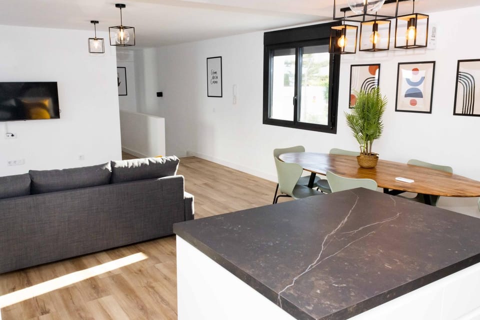TV and multimedia, Dining area
