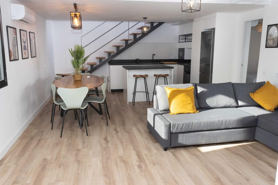 Living room, Seating area, Dining area