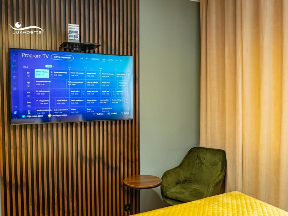 TV and multimedia, Photo of the whole room, Seating area, Evening entertainment, Bedroom