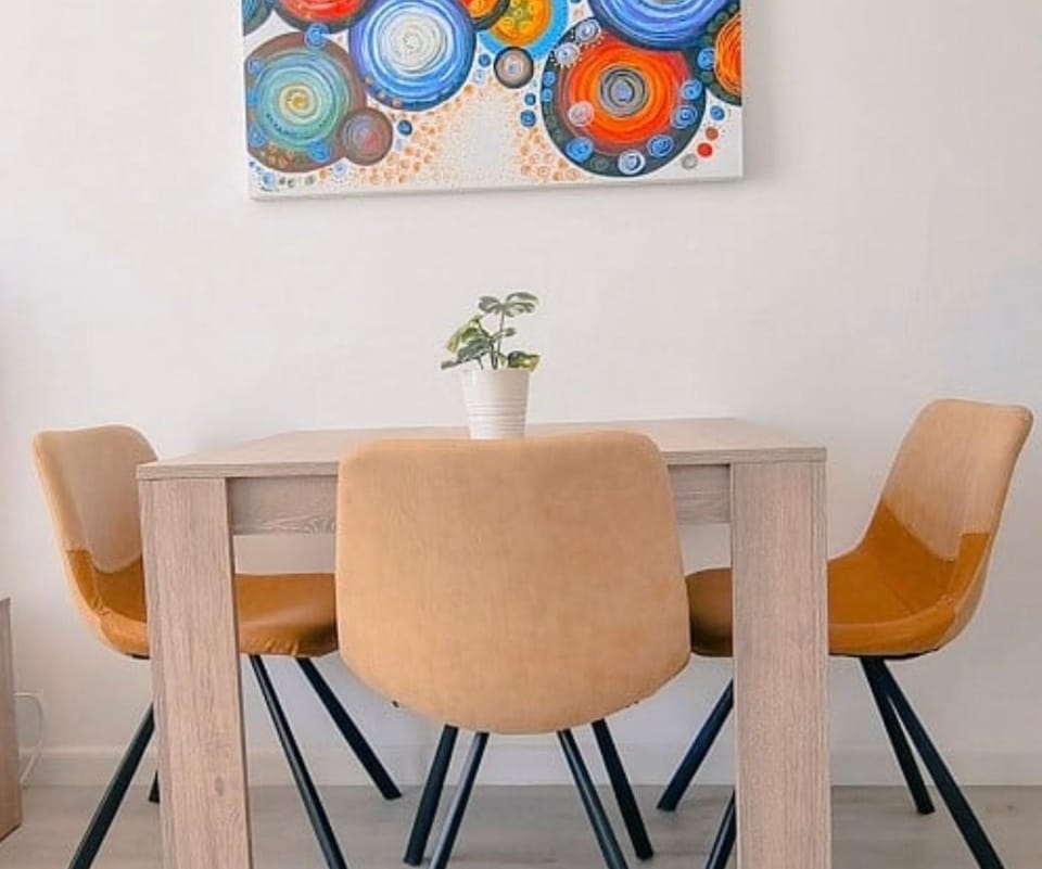 Decorative detail, Seating area, Dining area
