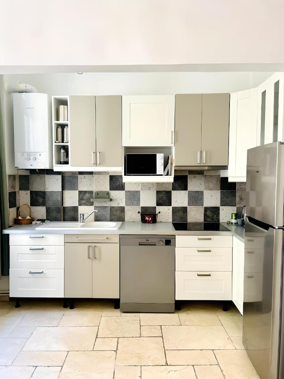 Coffee/tea facilities, Kitchen or kitchenette, dishwasher, minibar, stove, toaster