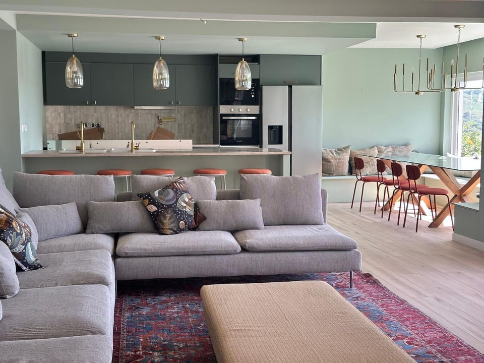 Retreat Villa, Hot tub, BBQ Villa in Lisbon District