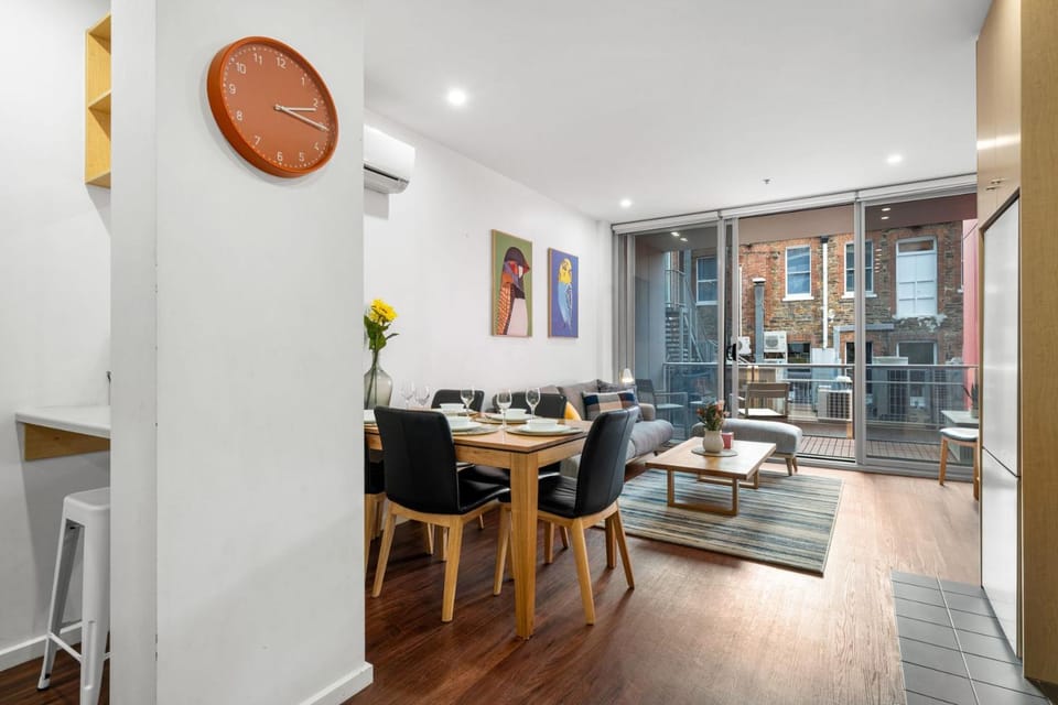 Seating area, Dining area