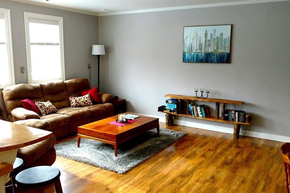 Cozy House in Johnson! House in Johnson