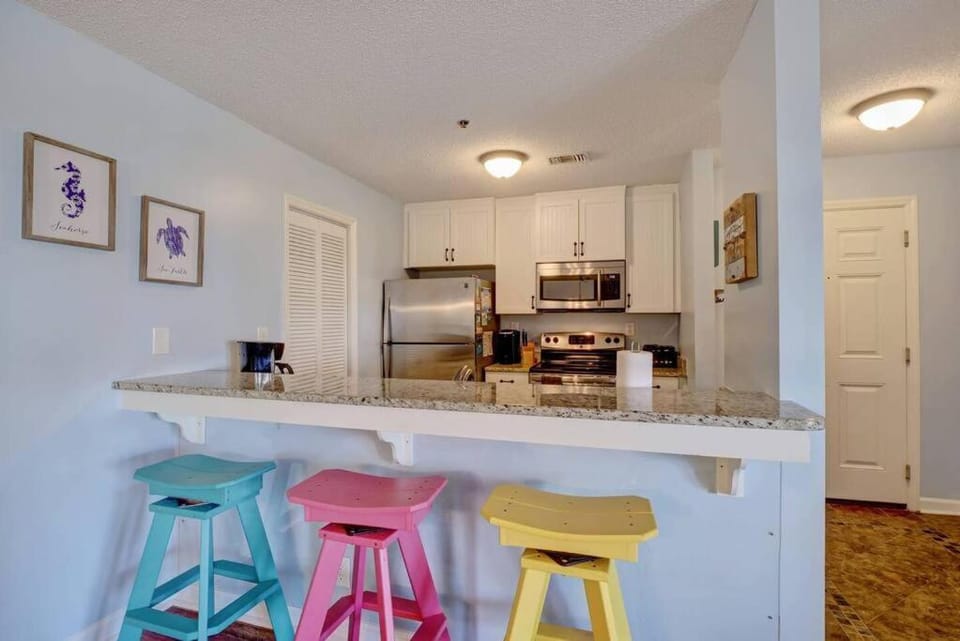 Oceanview Resort*Hot tub*North Topsail Beach Apartment in North Topsail Beach