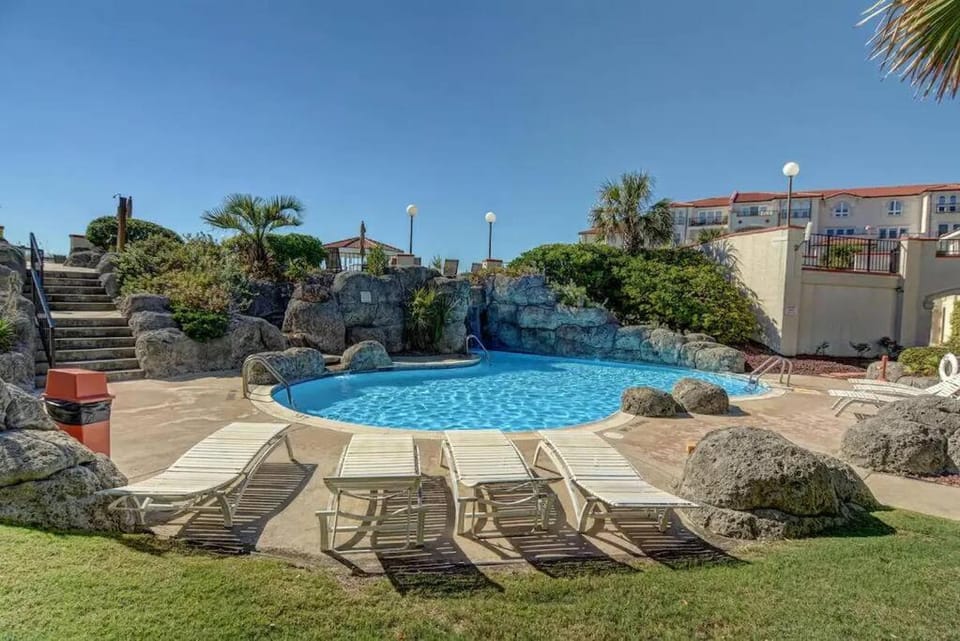 Oceanview Resort*Hot tub*North Topsail Beach Apartment in North Topsail Beach