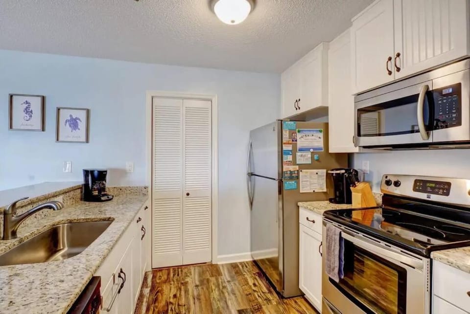 Oceanview Resort*Hot tub*North Topsail Beach Apartment in North Topsail Beach