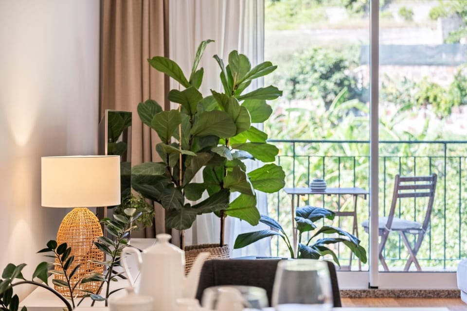 Patio, Day, Garden, View (from property/room), Balcony/Terrace, Living room, Seating area, Dining area, Garden view
