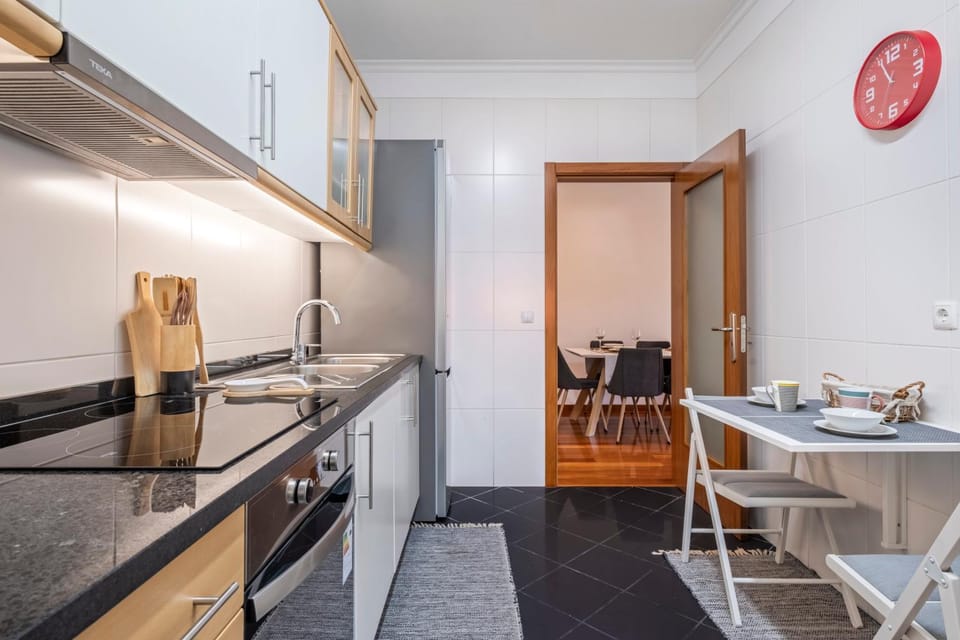 Kitchen or kitchenette, Dining area, minibar, pet friendly, stove