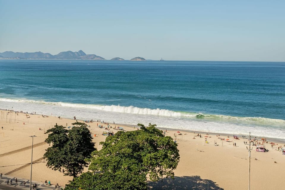 2BDRs with Copacabana beach view | A 2936/1202 Apartment in Rio de Janeiro