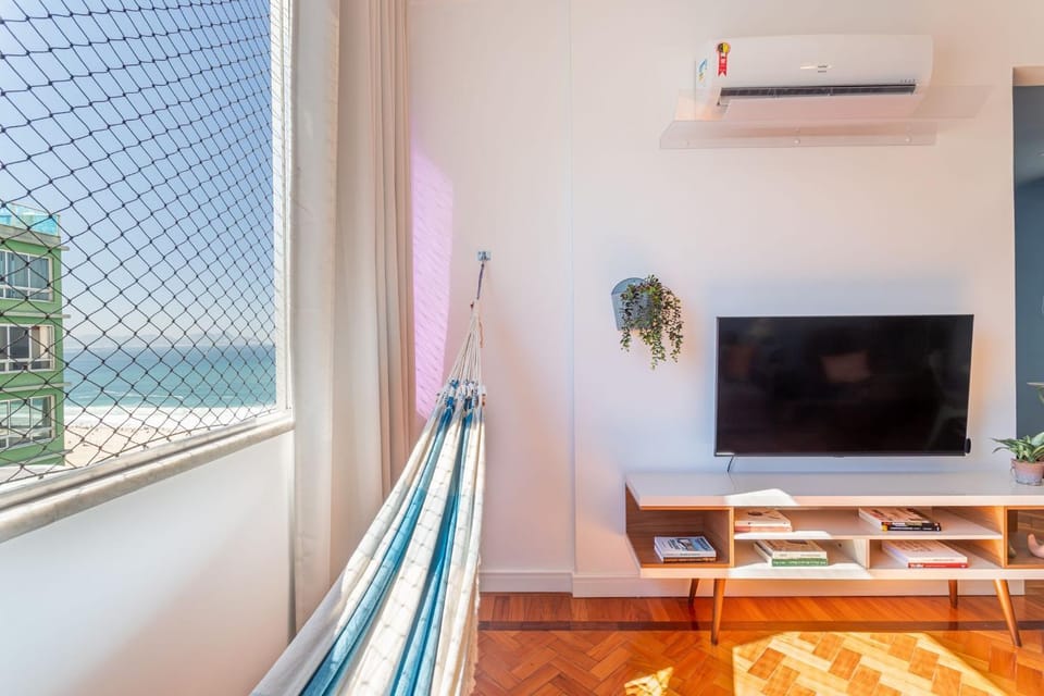 2BDRs with Copacabana beach view | A 2936/1202 Apartment in Rio de Janeiro