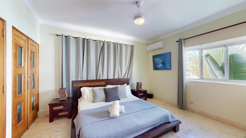 Bed, Photo of the whole room