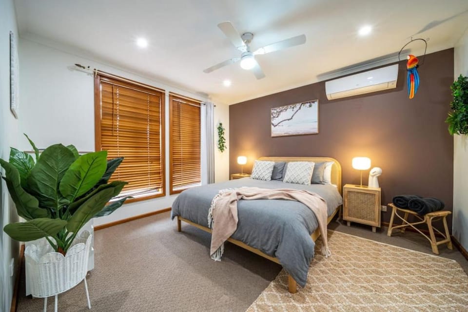 Bed, Bedroom