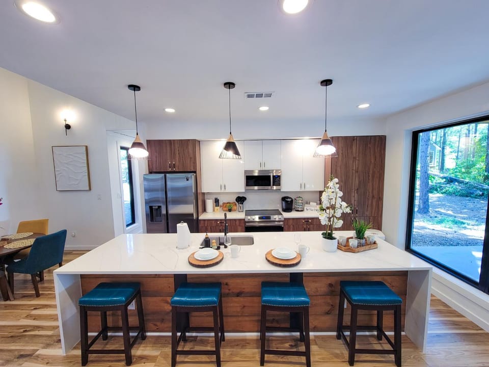 King Of The Hill House in Broken Bow