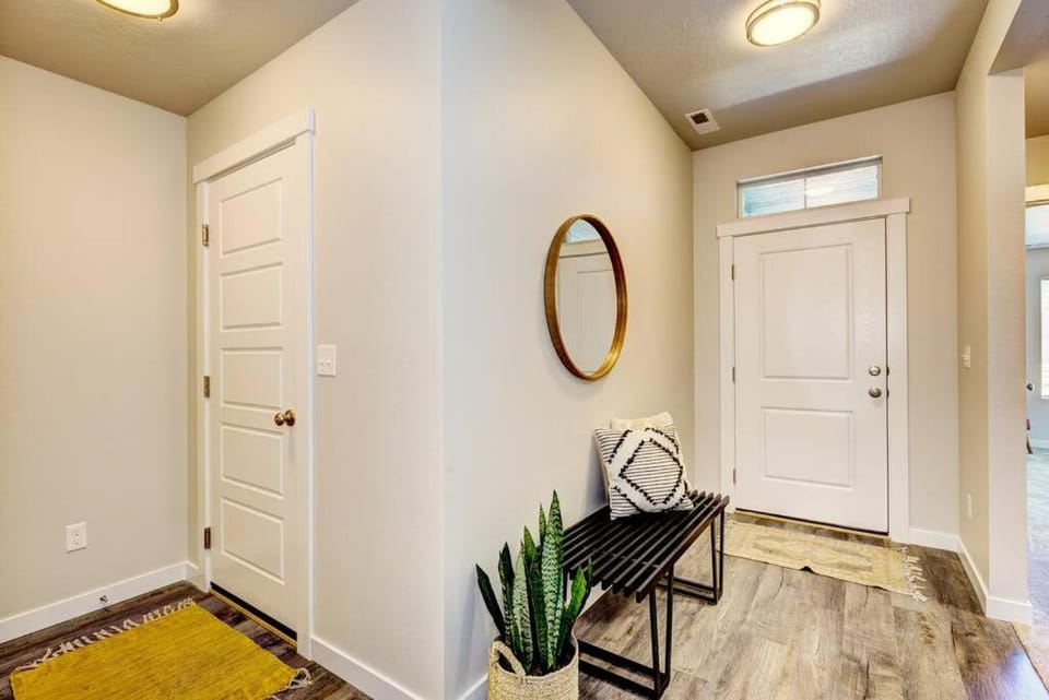 BRAND NEW 4-BDRM HOME Farmhouse at Grand Rapids House in Meridian