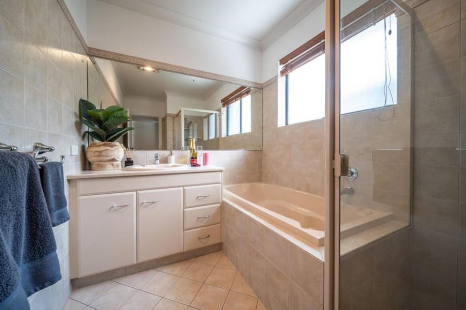 Bathroom, Bath