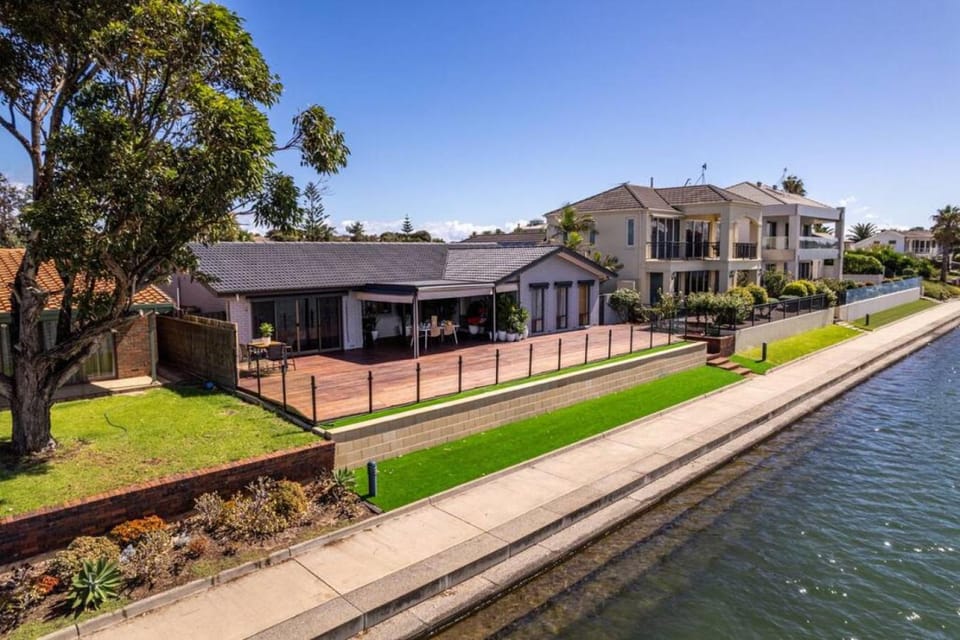 Property building, Lake view