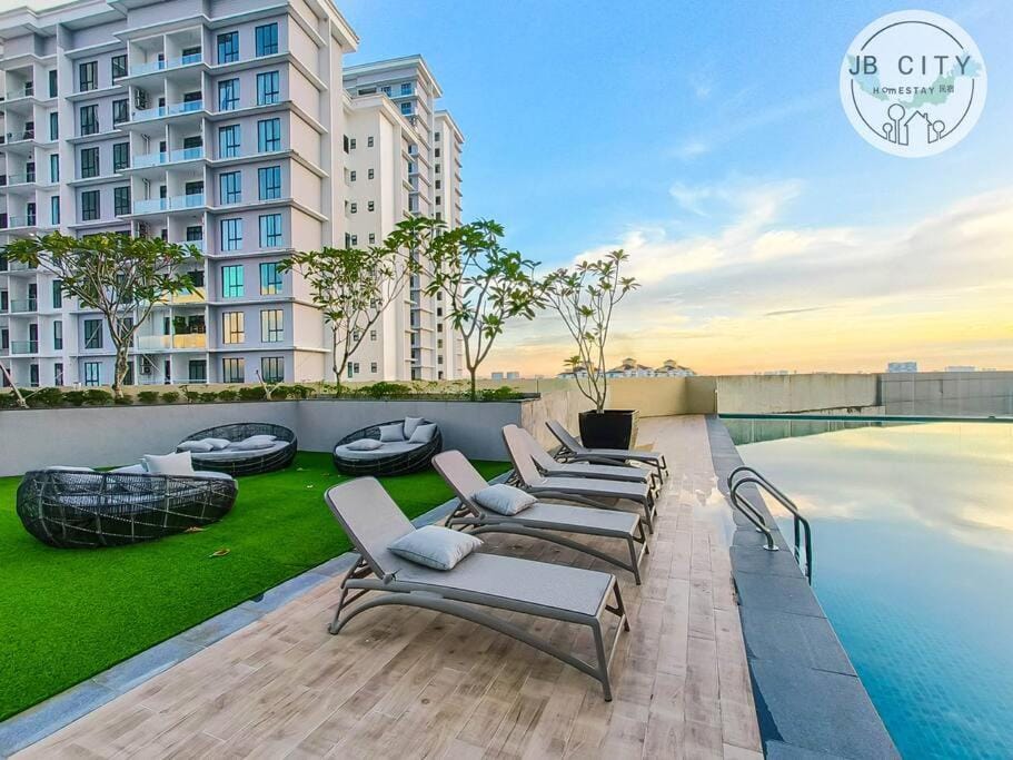 Pool view, Swimming pool, Swimming pool, sunbed