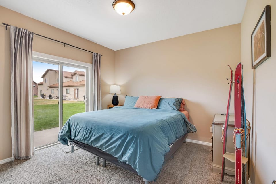 Near Tamarack AC Kitchen TV Washer Dryer House in Valley County