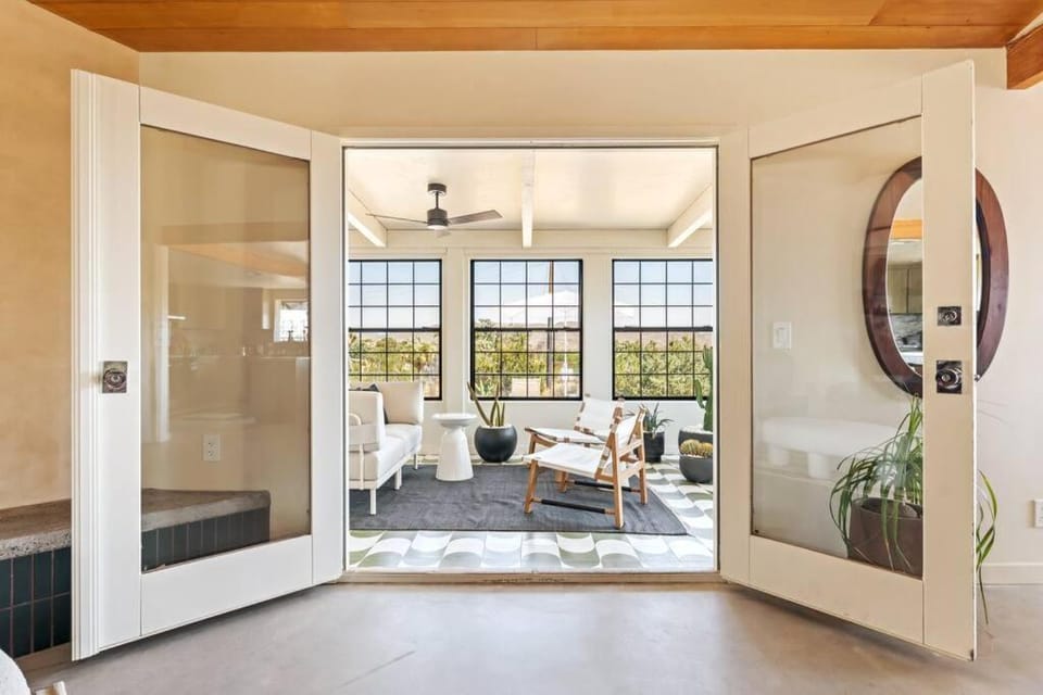 The Skyline Retreat - pool & spa House in Yucca Valley