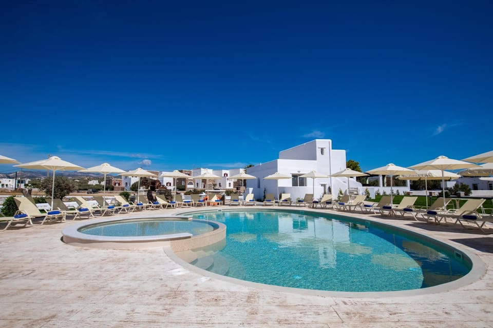 Property building, Swimming pool, Swimming pool