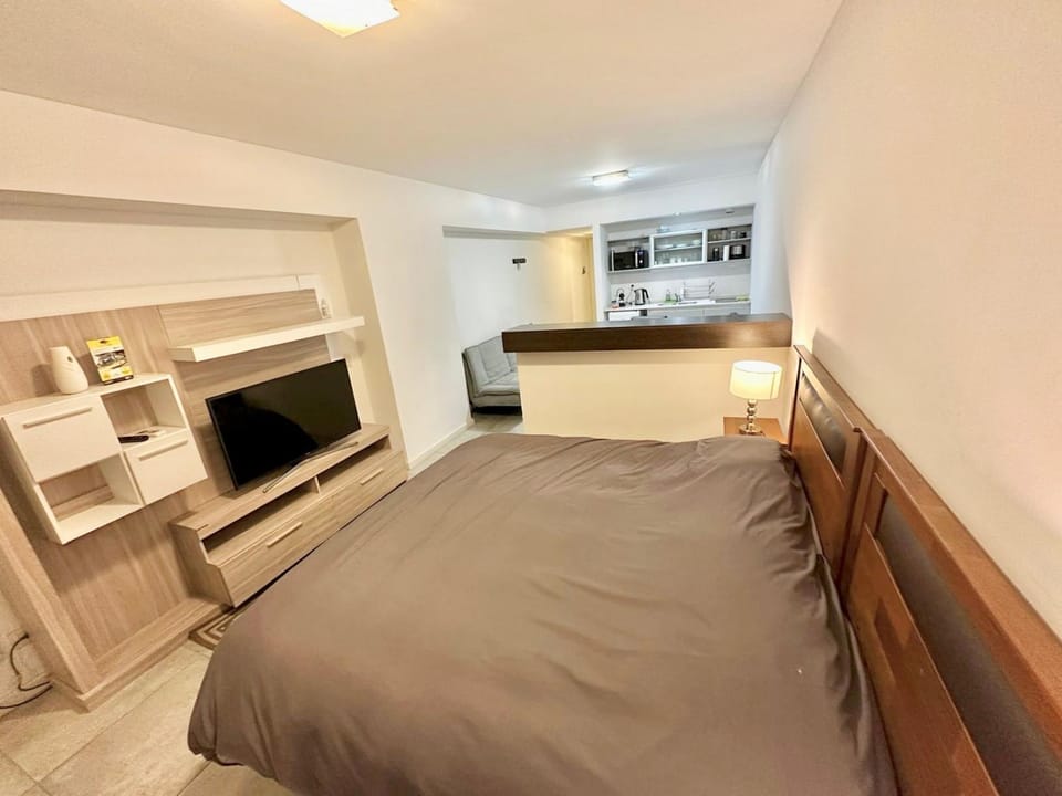 Bed, TV and multimedia, Photo of the whole room