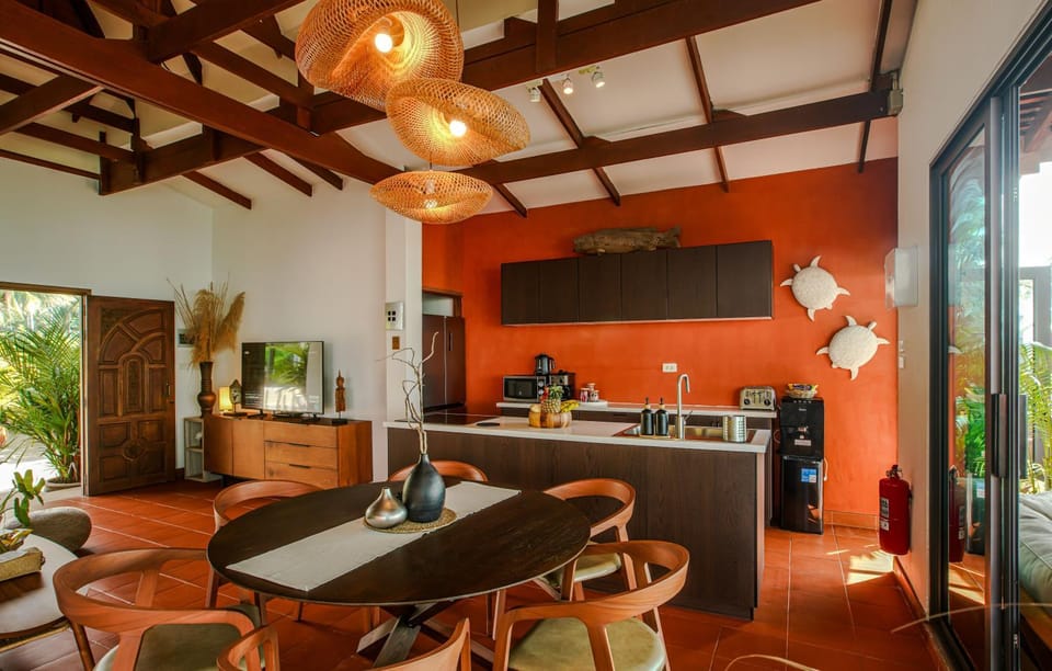 Kitchen or kitchenette, Dining area, kitchen