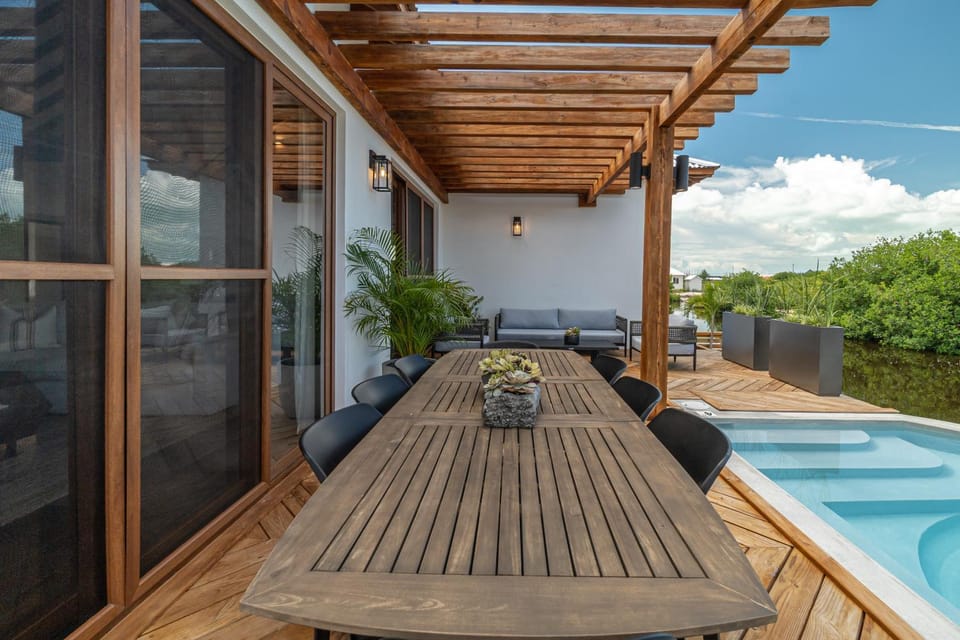 Conch Shell Cottage and Mistico Beach Club plus Boat Shuttle Villa in San Pedro