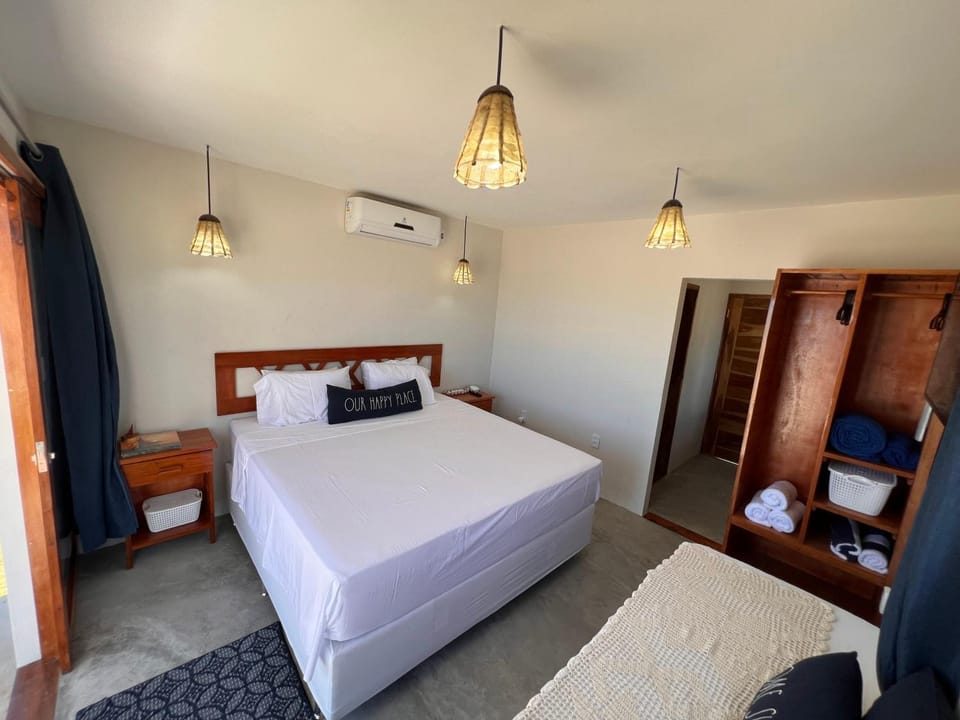 Bed, Bedroom, wardrobe, air conditioner