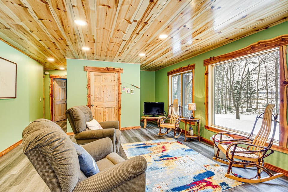 Pokegama Lake Vacation Rental w/ Shared Boat Dock! Apartment in Minnesota