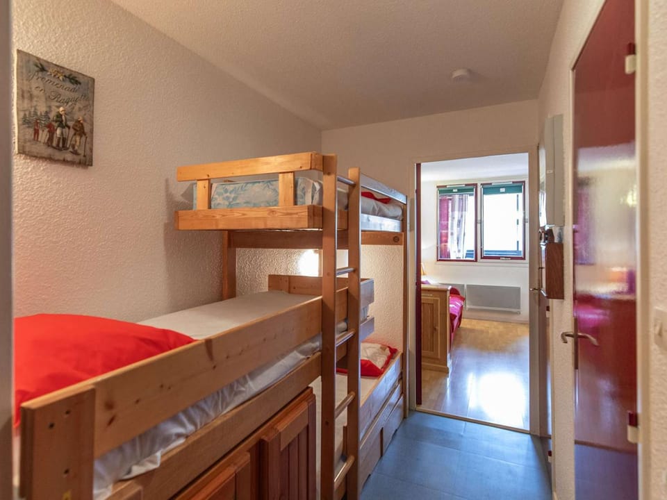 Agréable Studio pour 5 avec balcon exposé sud à La Mongie - FR-1-404-346 Apartment in Aragon