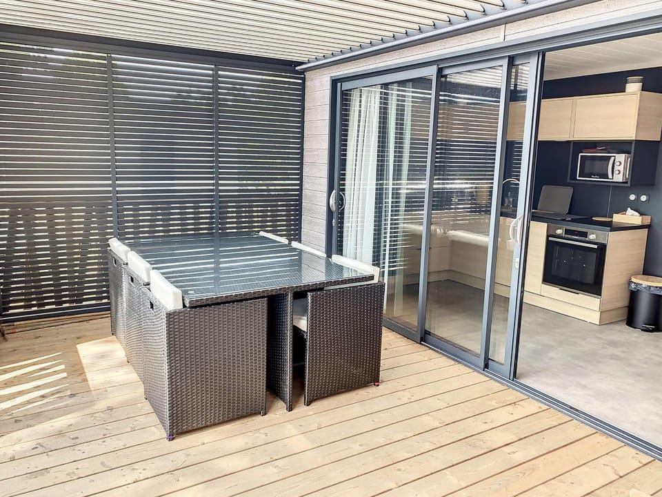 Chalet à Jullouville - 6 couchages, piscine chauffée, proche plage et commerces - FR-1-361-521 Chalet in Saint-Pair-sur-Mer