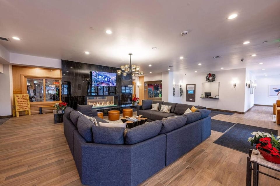 Ski-inski-out Serenity At Shadow Ridge Apartment in Park City