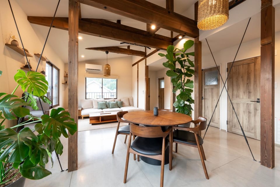 Living room, Seating area, Dining area, air conditioner