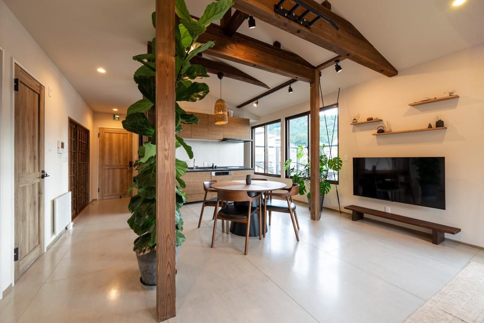 TV and multimedia, Kitchen or kitchenette, Living room, Dining area