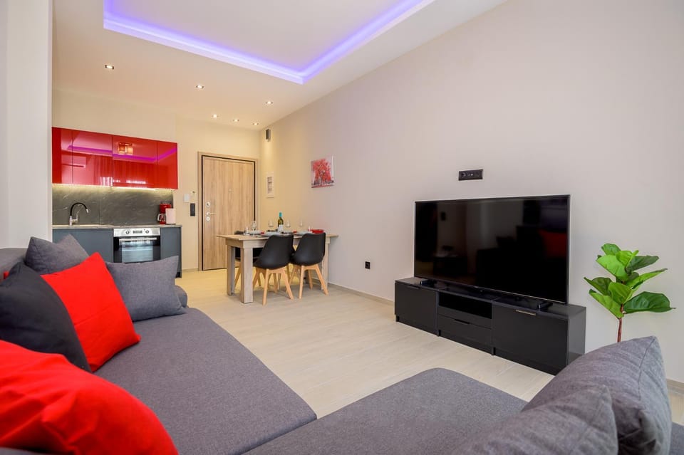 TV and multimedia, Living room, Seating area, Dining area, Evening entertainment