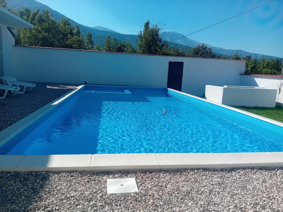 Day, Natural landscape, Mountain view, Pool view, Swimming pool