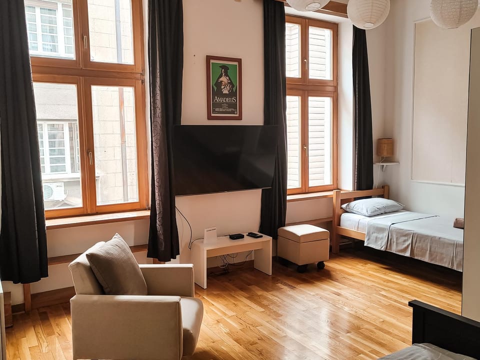 Bed, Seating area, Bedroom