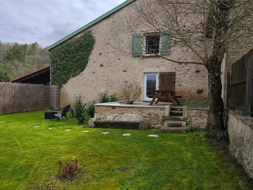 Appartement indépendant avec terrasse et jardin Apartment in Grand Est